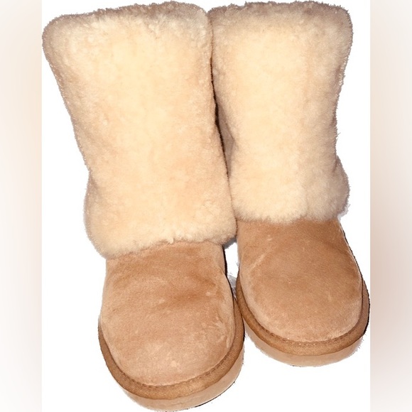 UGG ❤️❤️ BOOTS - Picture 2 of 9